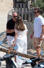 MARGOT ROBBIE Out for Lunch and Boutique Shopping in Ibiza 07/09/2025