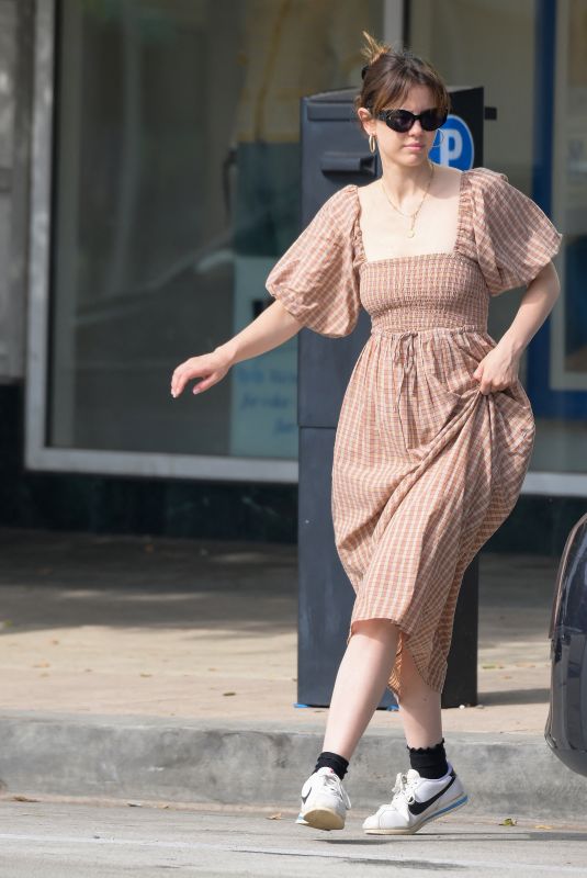 MIA GOTH at a Grocery Shopping at Erewhon 08/18/2025