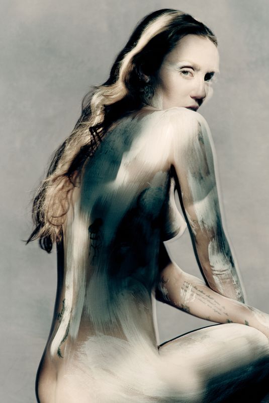 MILEY CYRUS for Maison Margiela AW25 Collection, August 2025
