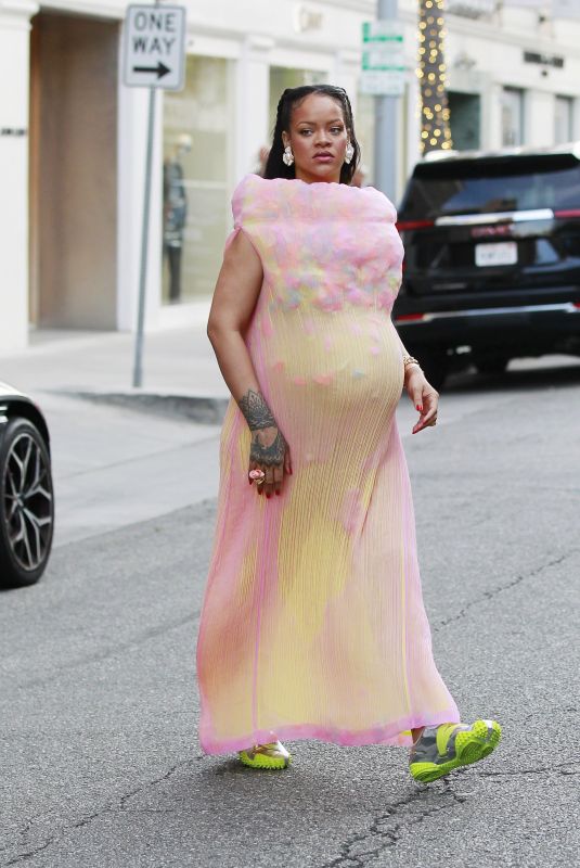 Pregnant RIHANNA Out and About in Los Angeles 08/04/2025