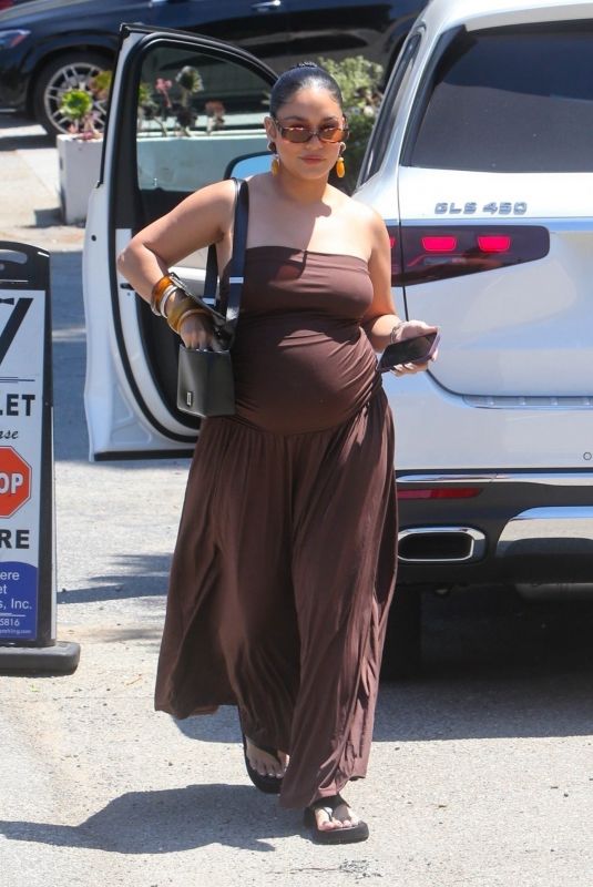 Pregnant VANESSA HUDGENS Arrives at Jennifer Klein