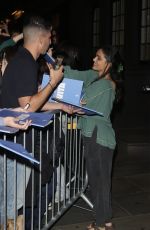 RACHEL ZEGLER Signs Autographs for Fans Outside London Palladium 08/02/2025