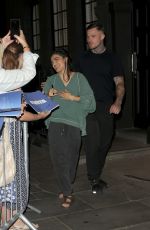 RACHEL ZEGLER Signs Autographs for Fans Outside London Palladium 08/02/2025
