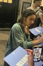 RACHEL ZEGLER Signs Autographs for Fans Outside London Palladium 08/02/2025
