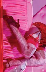 SABRINA CARPENTER - Queens of Pop Sabrina Carpenter - In Focus Sabrina 2025