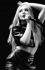 SABRINA CARPENTER - Queens of Pop Sabrina Carpenter - In Focus Sabrina 2025