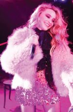 SABRINA CARPENTER - Queens of Pop Sabrina Carpenter - In Focus Sabrina 2025