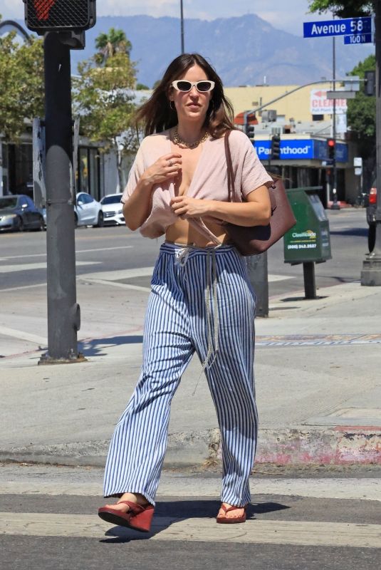 SCOUT WILLIS Out and About in Los Angeles 08/22/2025