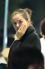 SELENA GOMEZ anf Benny Blanco Out for Dinner with Friends in Los Angeles 08/15/2025