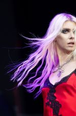 TAYLOR MOMSEN Performs at Power Up Tour at Murrayfield Stadium in Edinburgh 08/21/2025