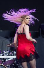 TAYLOR MOMSEN Performs at Power Up Tour at Murrayfield Stadium in Edinburgh 08/21/2025