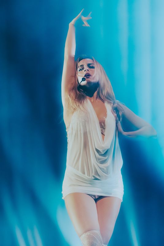 ADDISON RAE - Addison Tour Photoshoot, September 2025