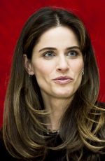 AMANDA PEET - 2012 Press Conference 11/02/2009