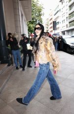 AMELIA HAMLIN Out in Milan 09/27/2025