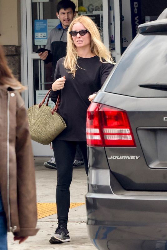 ANNABELLE WALLIS Shopping at CVS in Los Angeles 09/13/2025