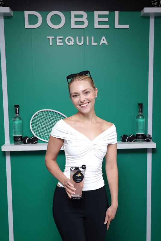 ANNASOPHIA ROBB at US Open Tennis Championships at Flushing Meadows 09/01/2025