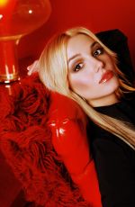 BRITNEY SPEARS for Teen People 2002