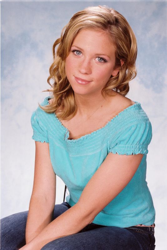 BRITTANY SNOW - The Pacifier Promoshoot 2005