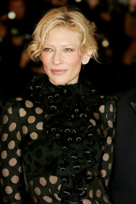 CATE BLANCHETT at The Aviator Premiere at Odeon West-End in London 12/19/2004