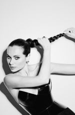 CHRISTINA OCHOA - Instagram Photos 09/19/2025