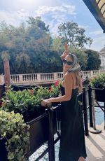 CLAIRE HOLT - Instagram Photos and Videos 09/02/2025