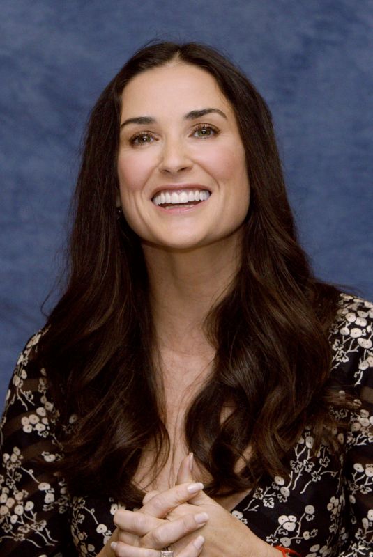 DEMI MOORE - Bobby Press Conference 11/02/2006