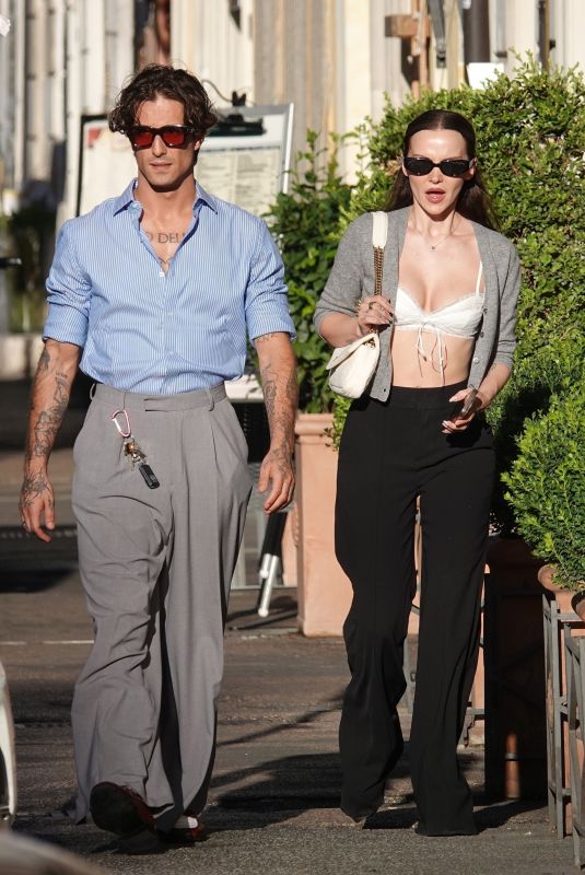 DOVE CAMERON and Damiano David Leaves a Bar in Rome 09/10/2025