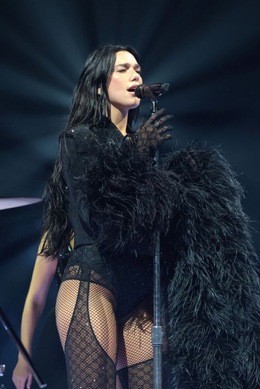 DUA LIPA Performs on Her Radical Optimism Tour at Scotiabank Arena in Toronto 09/01/2025