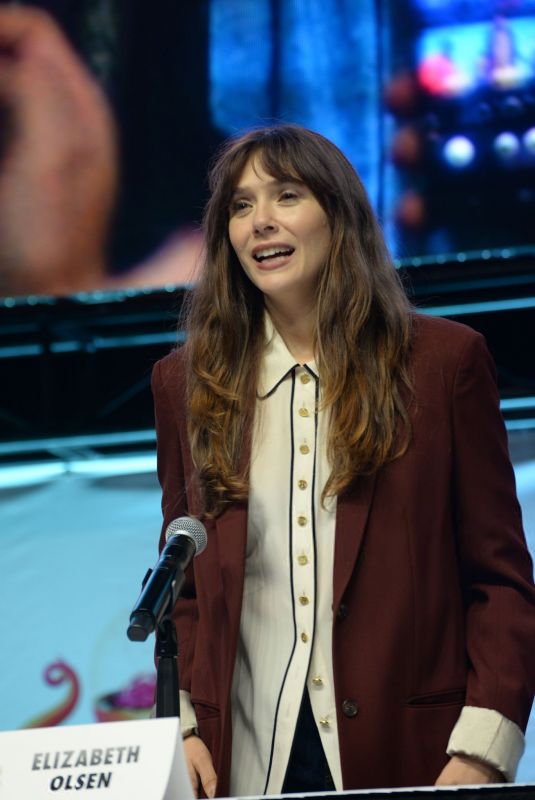 ELIZABETH OLSEN at WandaVision/The Avengers Cast Panel at Los Angeles Comic-Con 09/27/2025