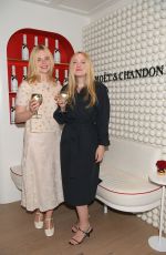 ELLE and DAKOTA FANNING at US Open Tennis Championships Men
