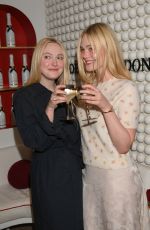 ELLE and DAKOTA FANNING at US Open Tennis Championships Men