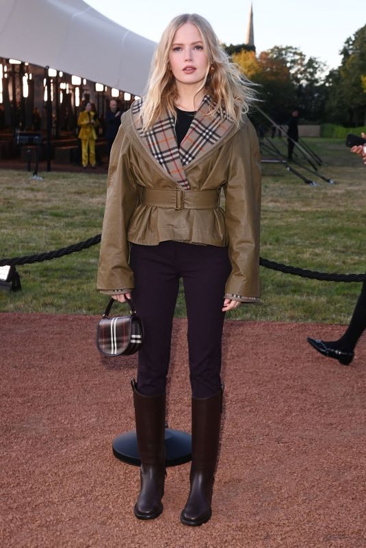 ELLIE BAMBER at Burberry Show at London Fashion Week 09/22/2025