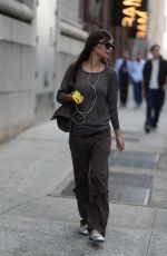 EMILY RATAJKOWSKI Out and About at New York Fashion Week in New York City 09/15/2025