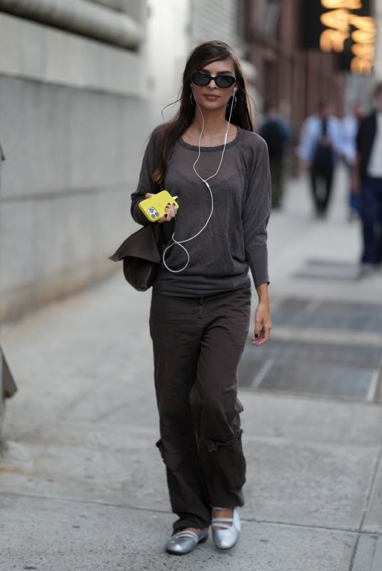 EMILY RATAJKOWSKI Out and About at New York Fashion Week in New York City 09/15/2025