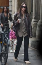EMILY RATAJKOWSKI Out for Coffee on a Stroll Around Notting Hill in London 09/18/2025