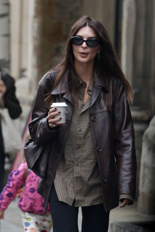 EMILY RATAJKOWSKI Out for Coffee on a Stroll Around Notting Hill in London 09/18/2025