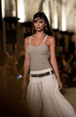 EMILY RATAJKOWSKI Walks Runway at Tory Burch Fashion Show at NYFW in New York 09/15/2025