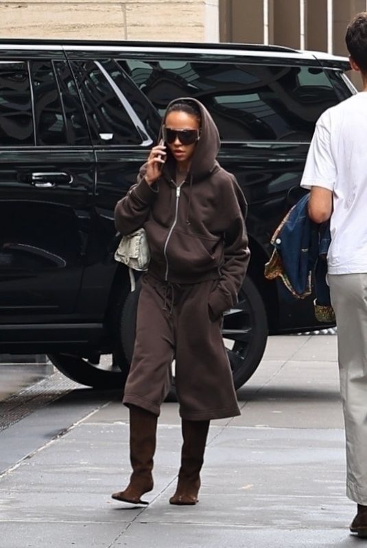 FKA TWIGS Out and About in New York Cuty 09/07/2025