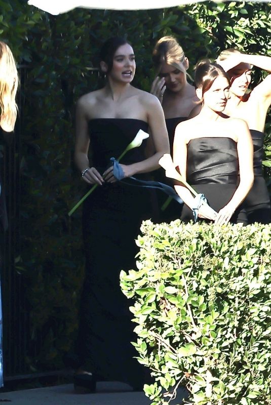 HAILEE STEINFELD at a Friend