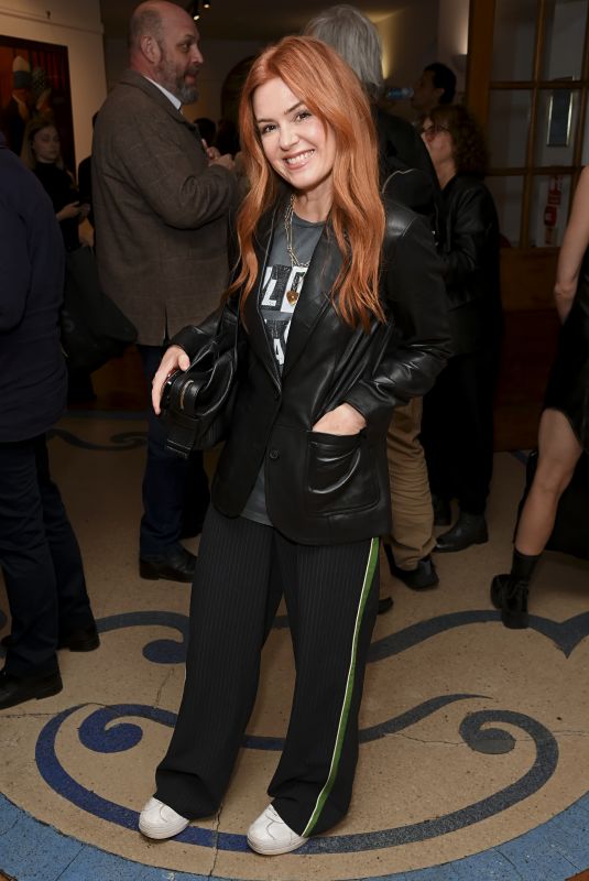ISLA FISHER at Press Night Performance of Seagull: True Story at Marylebone Theatre in London 09/11/2025
