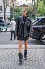 JENNIFER CONNELLY Arrives at Vogue Dinner in Paris 09/29/2025
