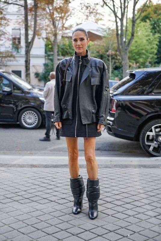 JENNIFER CONNELLY Arrives at Vogue Dinner in Paris 09/29/2025