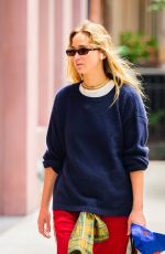 JENNIFER LAWRENCE Heading to a Gym in Los Angeles 09/22/2025