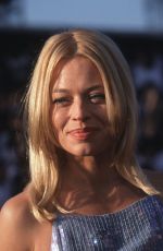 JERI RYAN at Mission Impossible 2 Premiere at Mann