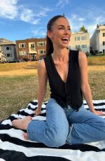 JESSICA LOWNDES - Instagram Photos 09/19/2025