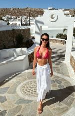 JESSICA LOWNDES - Instagram Photos 09/19/2025