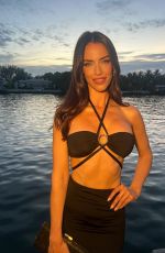 JESSICA LOWNDES - Instagram Photos 09/19/2025