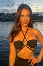 JESSICA LOWNDES - Instagram Photos 09/19/2025