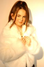 JOJO LEVESQUE at a Photoshoot 2004