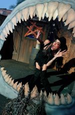 LEEANNA VAMP - Instagram Photos 09/30/2025